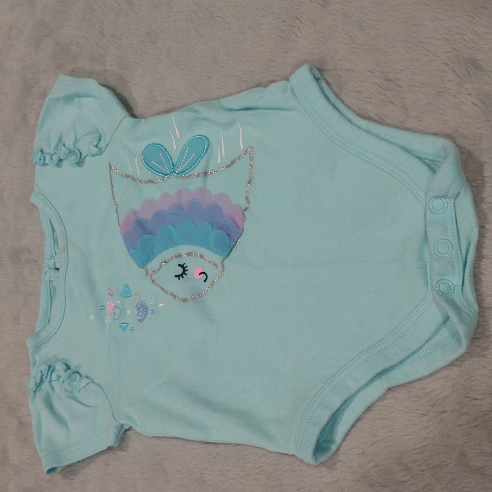 5/$15 Fish Sleeve Baby Girl Onesies Size 3-6 Months